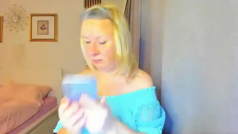 Nicole online show from 01.01.25