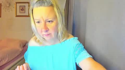 Nicole online show from 01.01.25