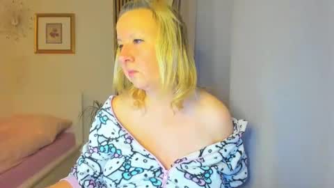 Nicole online show from 01.06.25