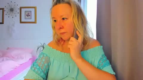 Nicole online show from 01.09.25