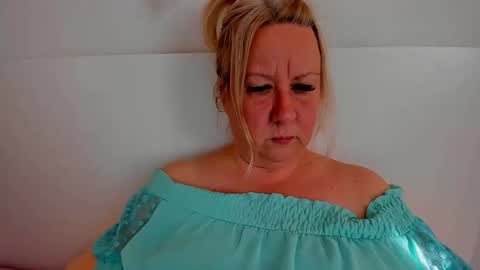 Nicole online show from 09.25.25