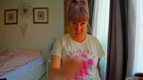 Nicole online show from 04.15.26