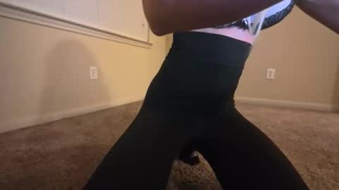 Snapshot of blondebombshell10 chatting on 10.22.25 blondebombshell10 online show from 10.22.25