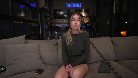 blondefoxsilverfox online show from 02.20.26