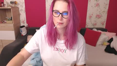 Snapshot of blondenatasha chatting on 02.21.25 Natasha online show from 02.21.25