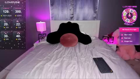 Snapshot of blondeprincess7 chatting on 10.26.25 Blondeprincess online show from 10.26.25