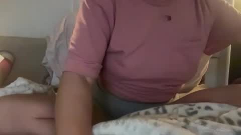 IM TRYNG online show from 04.20.26