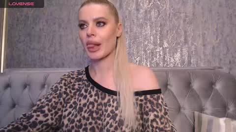 Helen online show from 01.19.25