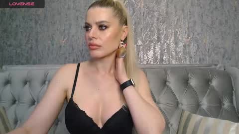 Helen online show from 02.08.25