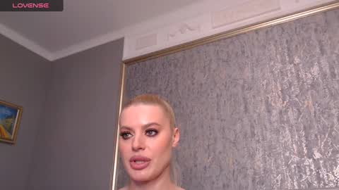 Helen online show from 03.11.25