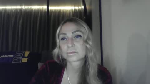 Snapshot of blondkitti chatting on 10.02.25 Iren online show from 10.02.25