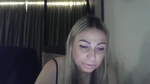 Snapshot of blondkitti chatting on 10.16.25 Iren online show from 10.16.25