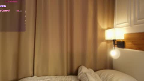 blondoll online show from 04.19.26