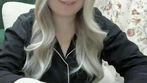 blondymargaret online show from 02.24.25