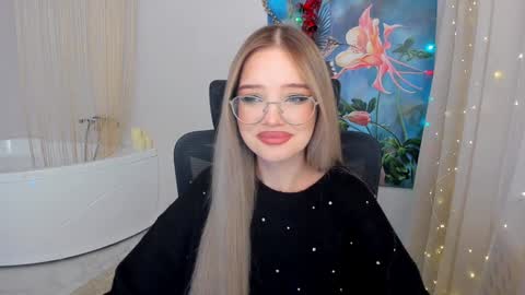 Snapshot of bloomingheart chatting on 12.27.24 Sophia online show from 12.27.24