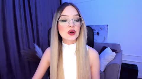 Snapshot of bloomingheart chatting on 02.09.25 Sophia online show from 02.09.25