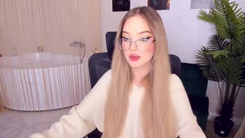 Snapshot of bloomingheart chatting on 02.15.25 Sophia online show from 02.15.25