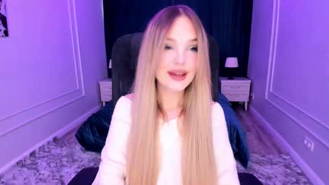 Snapshot of bloomingheart chatting on 02.21.25 Sophia online show from 02.21.25