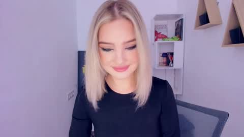 Snapshot of bloomingheart chatting on 03.07.25 Sophia online show from 03.07.25