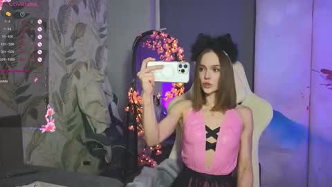 Snapshot of bloominglucy chatting on 09.14.25 lucy online show from 09.14.25