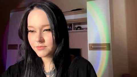 Snapshot of blossombuesing chatting on 10.20.25 Mira online show from 10.20.25