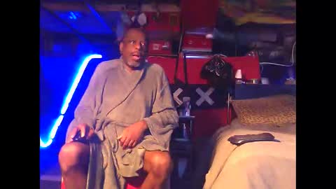 Snapshot of blowfly chatting on 11.22.25 BLOWFLY online show from 11.22.25