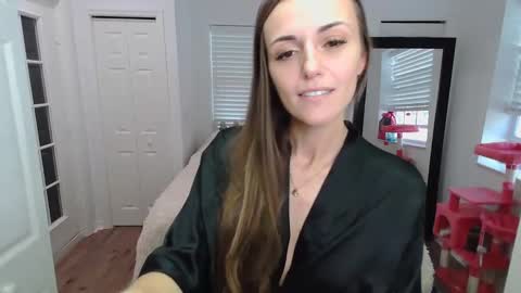 Sarah Zee online show from 01.08.25