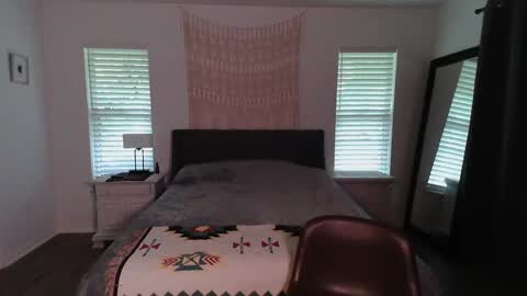 Sarah Zee online show from 09.23.25