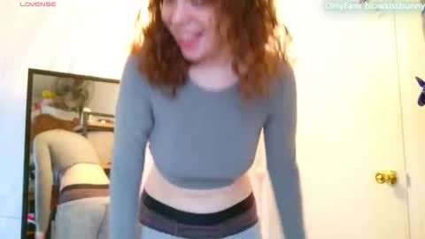 Blow Kiss Bunny online show from 04.09.26