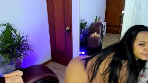 Snapshot of blue__style chatting on 01.19.25 blue__style online show from 01.19.25