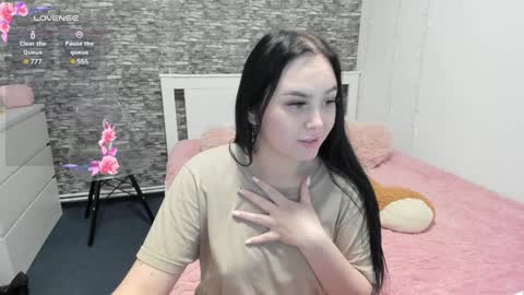 Snapshot of blue_candy28 chatting on 01.04.25 blue candy28 online show from 01.04.25