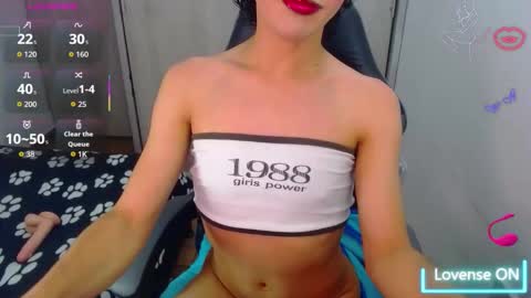 Snapshot of blue_ealy chatting on 10.23.25 blue_ealy online show from 10.23.25