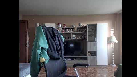 Snapshot of blue_eyed_wolf chatting on 12.31.24 Runaway online show from 12.31.24