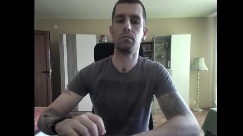 Snapshot of blue_eyed_wolf chatting on 01.09.25 Runaway online show from 01.09.25