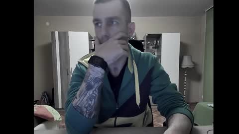 Snapshot of blue_eyed_wolf chatting on 01.22.25 Runaway online show from 01.22.25