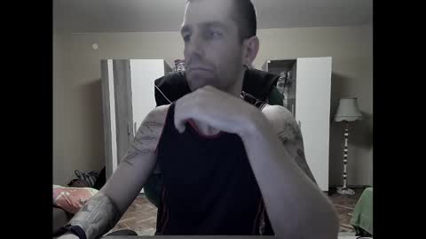 Snapshot of blue_eyed_wolf chatting on 02.01.25 Runaway online show from 02.01.25