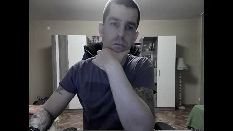 Snapshot of blue_eyed_wolf chatting on 02.04.25 Runaway online show from 02.04.25