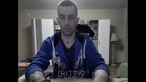 Snapshot of blue_eyed_wolf chatting on 02.14.25 Runaway online show from 02.14.25