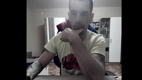 Snapshot of blue_eyed_wolf chatting on 10.12.25 Runaway online show from 10.12.25