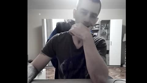 Runaway online show from 11.08.25