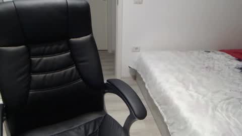 Snapshot of blue_eyes96 chatting on 01.08.26 Juliet online show from 01.08.26