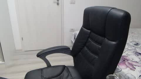 Snapshot of blue_eyes96 chatting on 01.14.26 Juliet online show from 01.14.26