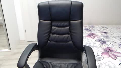 Snapshot of blue_eyes96 chatting on 02.01.26 Juliet online show from 02.01.26