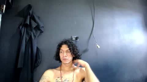 Snapshot of blue_morningstar chatting on 10.26.25 bunbury online show from 10.26.25