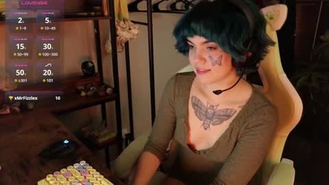 Snapshot of bluedweeb chatting on 12.13.24 Blue online show from 12.13.24