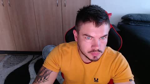Snapshot of blueeyeboy0 chatting on 01.22.25 blueeyeboy0 online show from 01.22.25