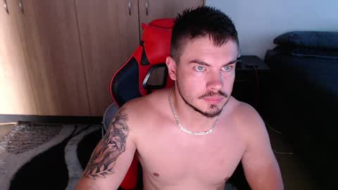 Snapshot of blueeyeboy0 chatting on 01.22.25 blueeyeboy0 online show from 01.22.25