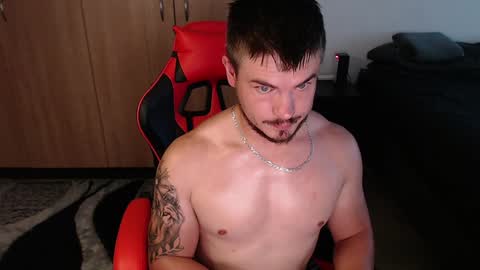 Snapshot of blueeyeboy0 chatting on 01.28.25 blueeyeboy0 online show from 01.28.25