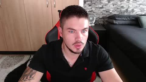 Snapshot of blueeyeboy0 chatting on 02.10.25 blueeyeboy0 online show from 02.10.25
