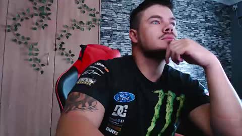 blueeyeboy0 online show from 11.17.25